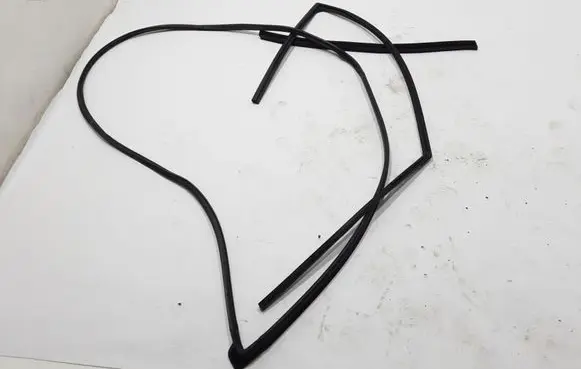 Nissan Qashqai Front door rubber seal 803304EA2A