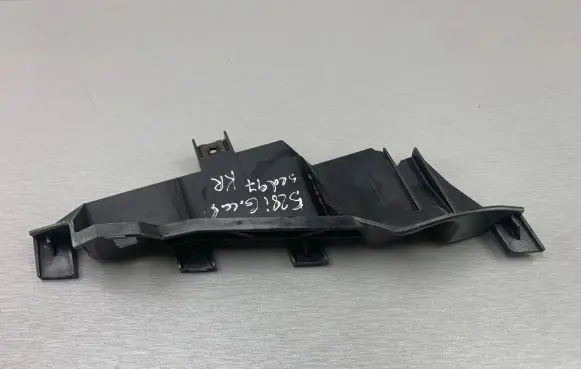 Headlight/headlamp mounting bracket