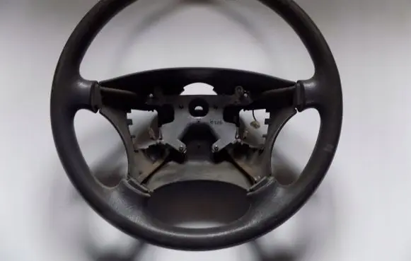 Suzuki Grand Vitara II Steering wheel 213546JKHD3