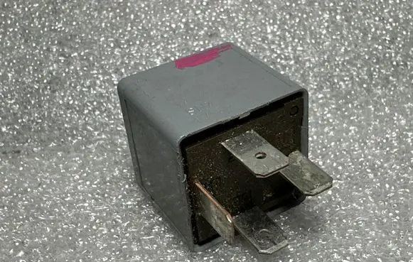 Audi Q7 4L Other relay 8D0951253A
