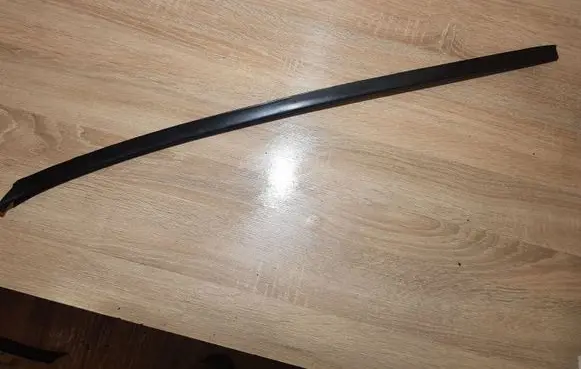 Audi Q7 4L Windshield trim