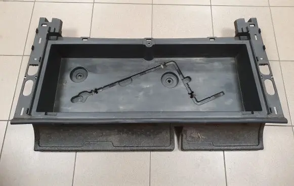 Toyota Avensis T270 Spare wheel section trim 6499105030