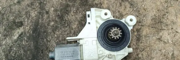 Ford Focus Front door window regulator motor 4M5T14A389