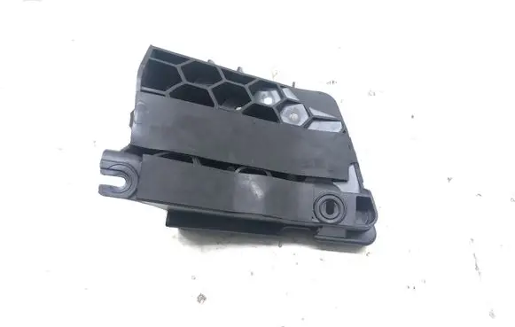 Mercedes-Benz C W204 Battery tray heat shield A2046190048