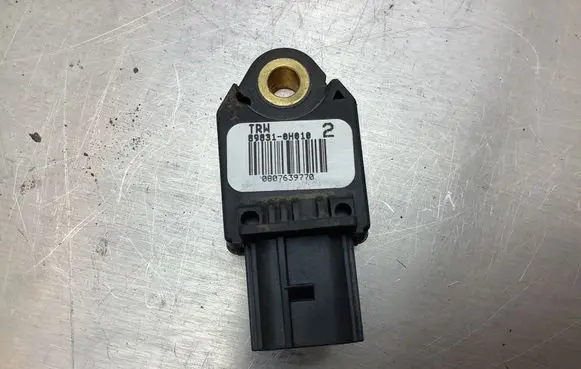 Toyota Yaris Airbag deployment crash/impact sensor 898310H010 0807639770