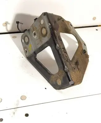Audi A6 S6 C6 4F Fender mounting bracket 4F0821135