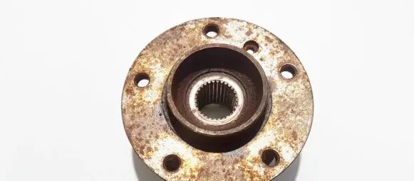 Rear wheel hub