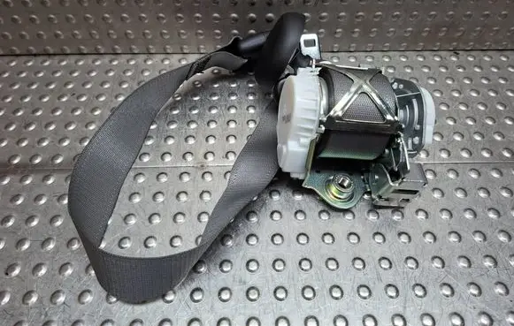 Fiat 500 Front seatbelt S26336361 7355283840