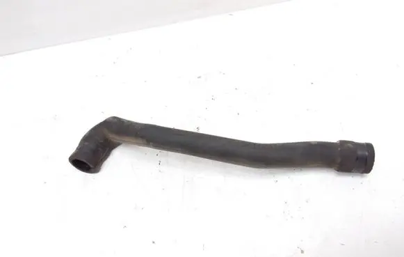 Audi 100 S4 C4 Breather hose/pipe 046103237