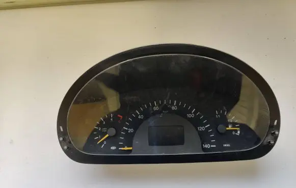 Mercedes-Benz Vito Viano W639 Speedometer (instrument cluster) 555000330701 555000330602 555000330002