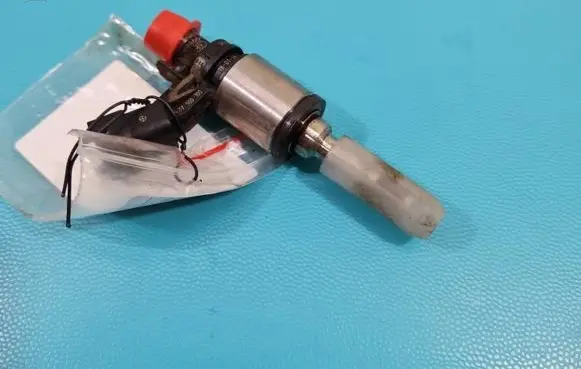 KIA Sportage Fuel injector 0261500100 IMPRK1360535