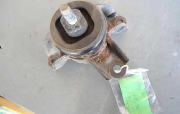Hyundai Elantra Engine mount vacuum valve 