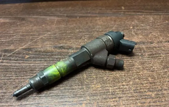 Iveco Daily 3rd gen Fuel injector 0445120002