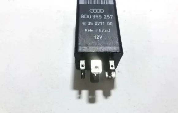 Audi A6 S6 C4 4A Other relay 8d0959257 05071100