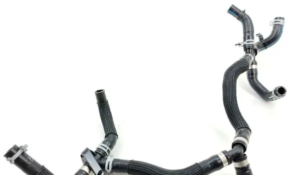 Engine coolant pipe/hose