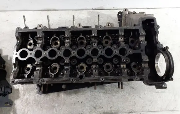 BMW 3 E90 E91 Engine head 7781211