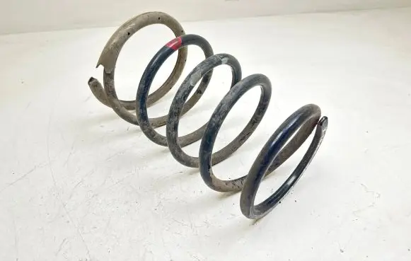 Nissan X-Trail T30 Rear coil spring