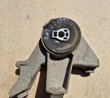 Opel Antara Engine mount bracket