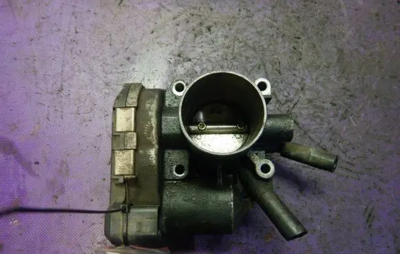 Seat Ibiza II (6k) Throttle body valve 030133062C