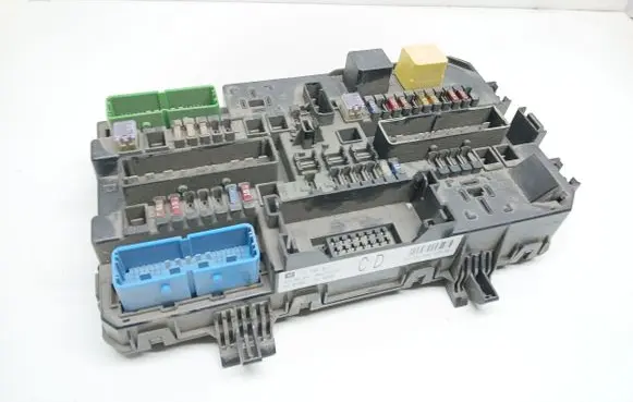 Opel Astra H Fuse module 13145017 13145017CD