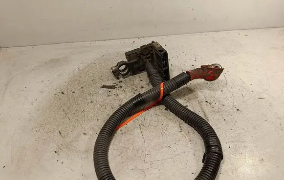Nissan Navara D40 Positive cable (battery) 