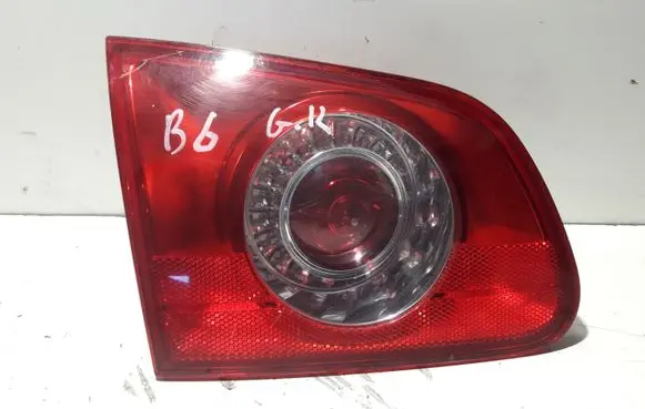 Volkswagen PASSAT B6 Tailgate rear/tail lights