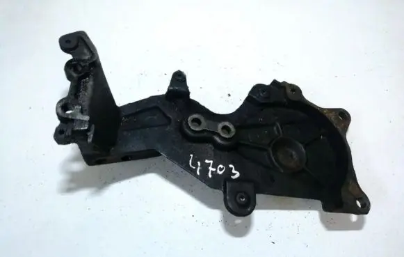 Toyota Avensis Verso Engine mounting bracket