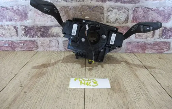 Ford Focus Steering wheel axle BV6T-13N064-AH