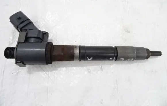 Volvo V60 Fuel injector VEA13-2370010-AAB