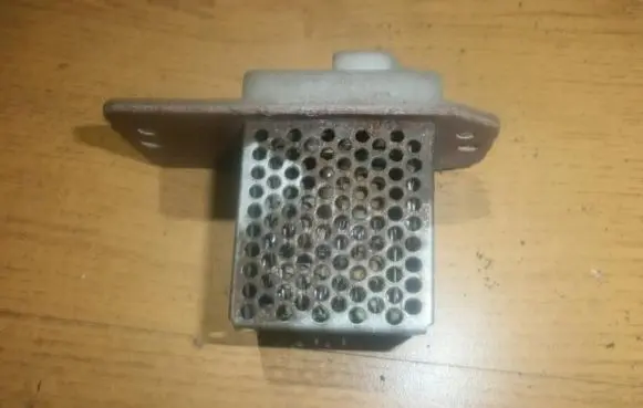 Mitsubishi Colt Heater blower motor/fan resistor
