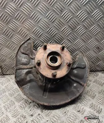 Toyota Corolla Verso AR10 Front wheel hub