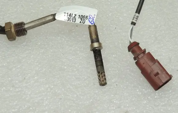 Volkswagen Tiguan Exhaust gas temperature sensor 03L906088CC