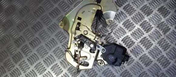 KIA Carnival Rear door lock