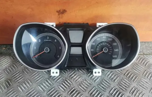 Hyundai i30 Speedometer (instrument cluster) 94003A6593