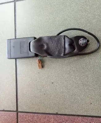 Nissan Qashqai+2 Middle seatbelt buckle (rear) 88832EY10C