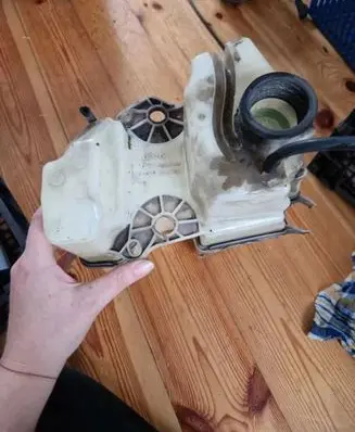 Volvo S80 Windscreen/windshield washer pump 9169611 060210