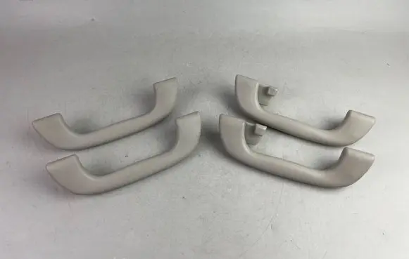 Subaru Impreza IV A set of handles for the ceiling