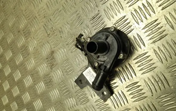 Ford Mustang Mach-E Webasto circulation pump for autonomous heater 19081E90024