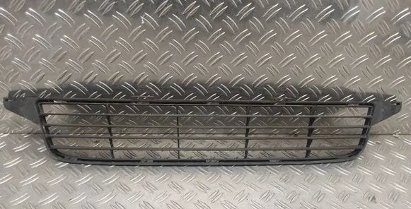 Toyota Avensis T270 Front bumper lower grill 5311205080