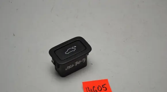Volvo XC70 Tailgate/boot open switch button 31264960AA