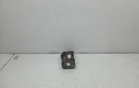 Fender mounting bracket