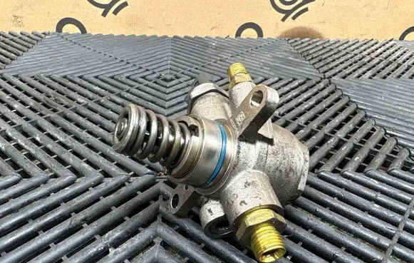 Audi Q5 SQ5 FY Fuel injection high pressure pump 06M127026H