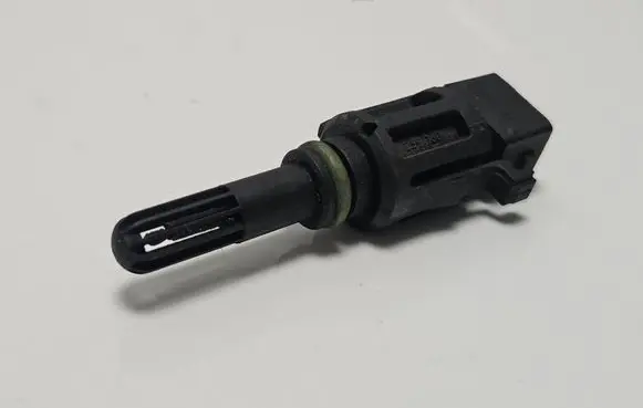 BMW 7 E38 Intake air temperature sensor 1739510