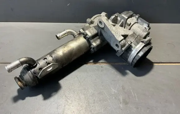 Volvo XC90 EGR valve cooler 880182B ESTAN0UEIDAD