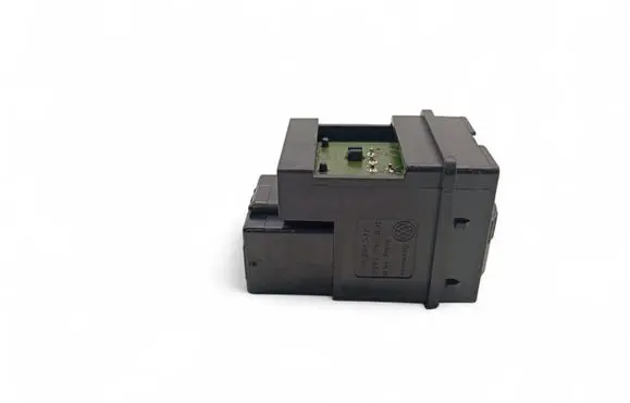 Volkswagen PASSAT B7 Seat heating switch 3C0963563C