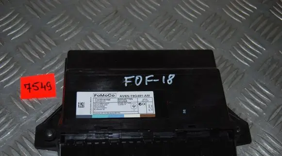 Ford Focus Comfort/convenience module AV6N19G481AM