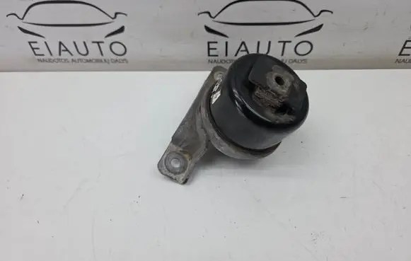 Volvo S60 Engine mount bracket