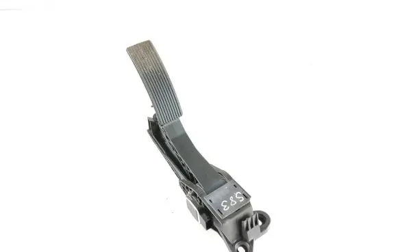 Mercedes-Benz ML W164 Accelerator throttle pedal A1643000004 ZGS008