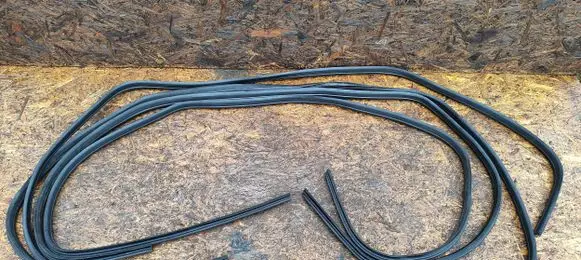 Front door rubber seal