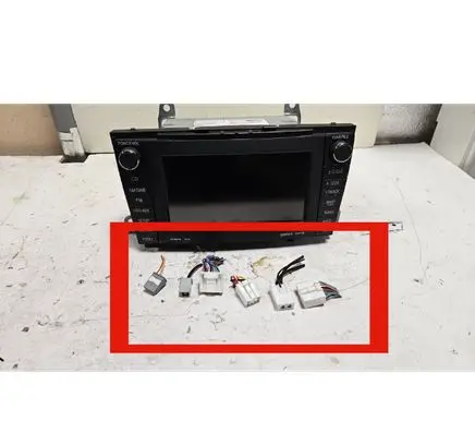 Toyota Avensis T270 Sound system wiring loom 8612020A80 8611360V640 B9012